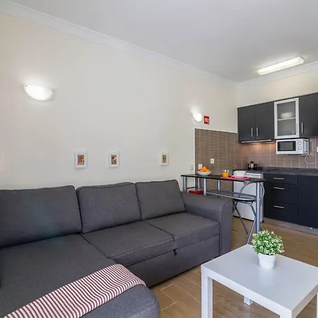 Albufeira Beach Studio شقة *